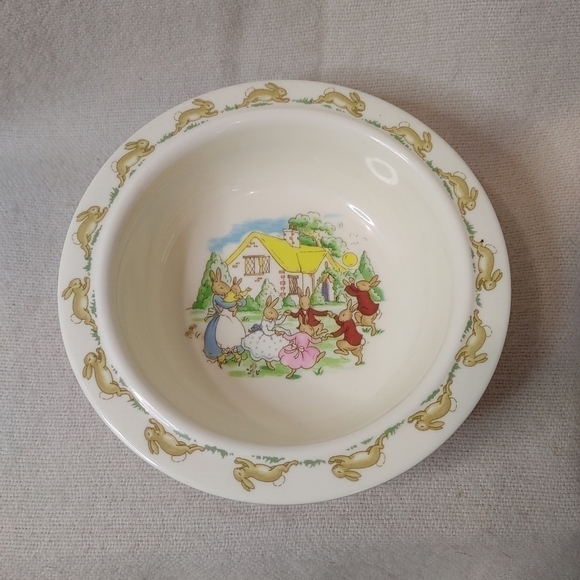 𝅺bunnykins by Royal Dolton Plastic Bowl with Suction - Picture 1 of 7